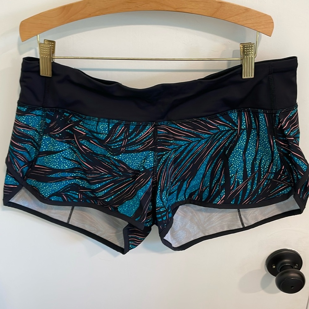 Lululemon Shorts Size 8